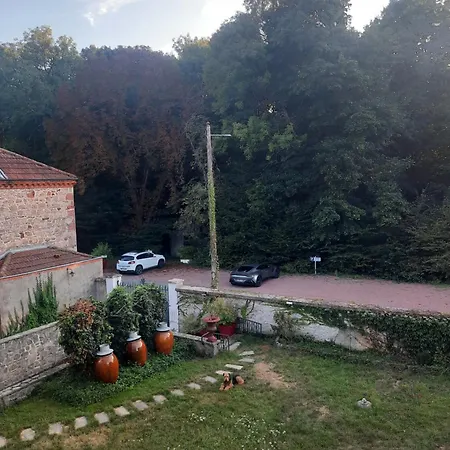 Гостевой дом Le Clos Des Soyeux Saint-Victor-sur-Rhins