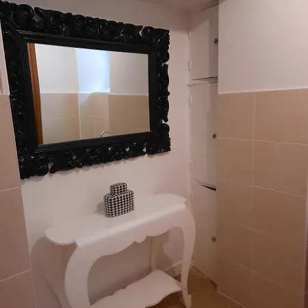 Le Clos Des Soyeux Guest house